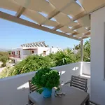 Elegant Apartment *